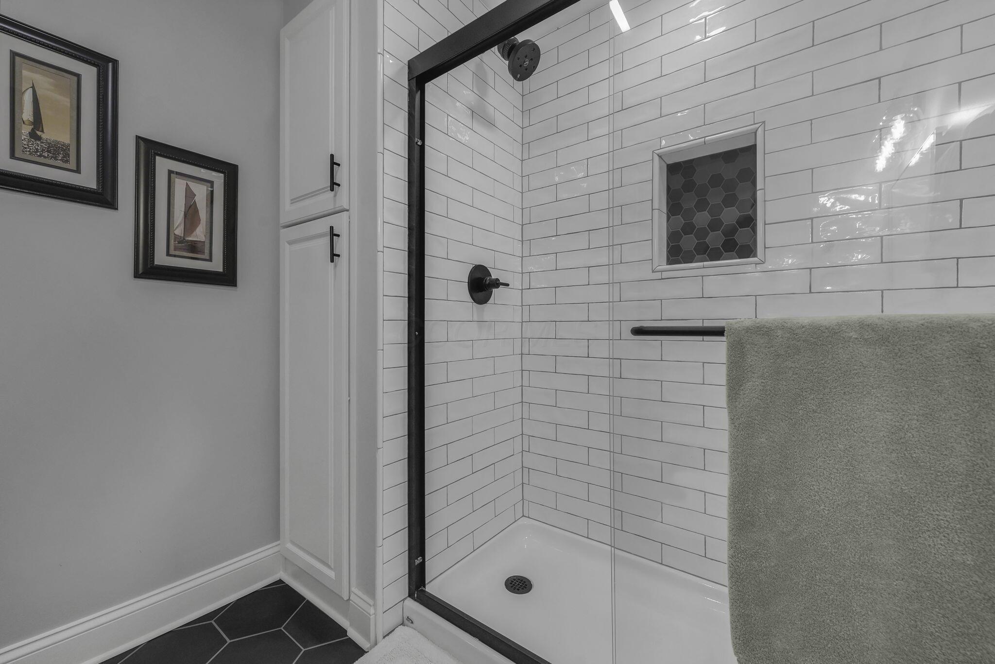 5042 Henderson Heights Road Columbus, OH 43220 - Photo 48 of 57 Full Bathroom Down