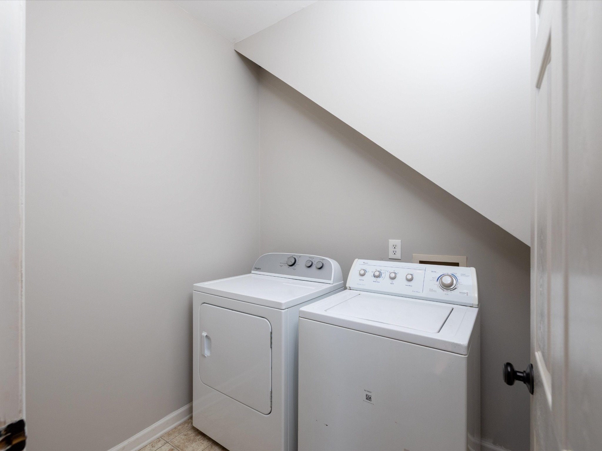 4629 Sandy Creek Road Nashville, TN 37221 - Photo 20 of 48 a utility room with dryer and washer