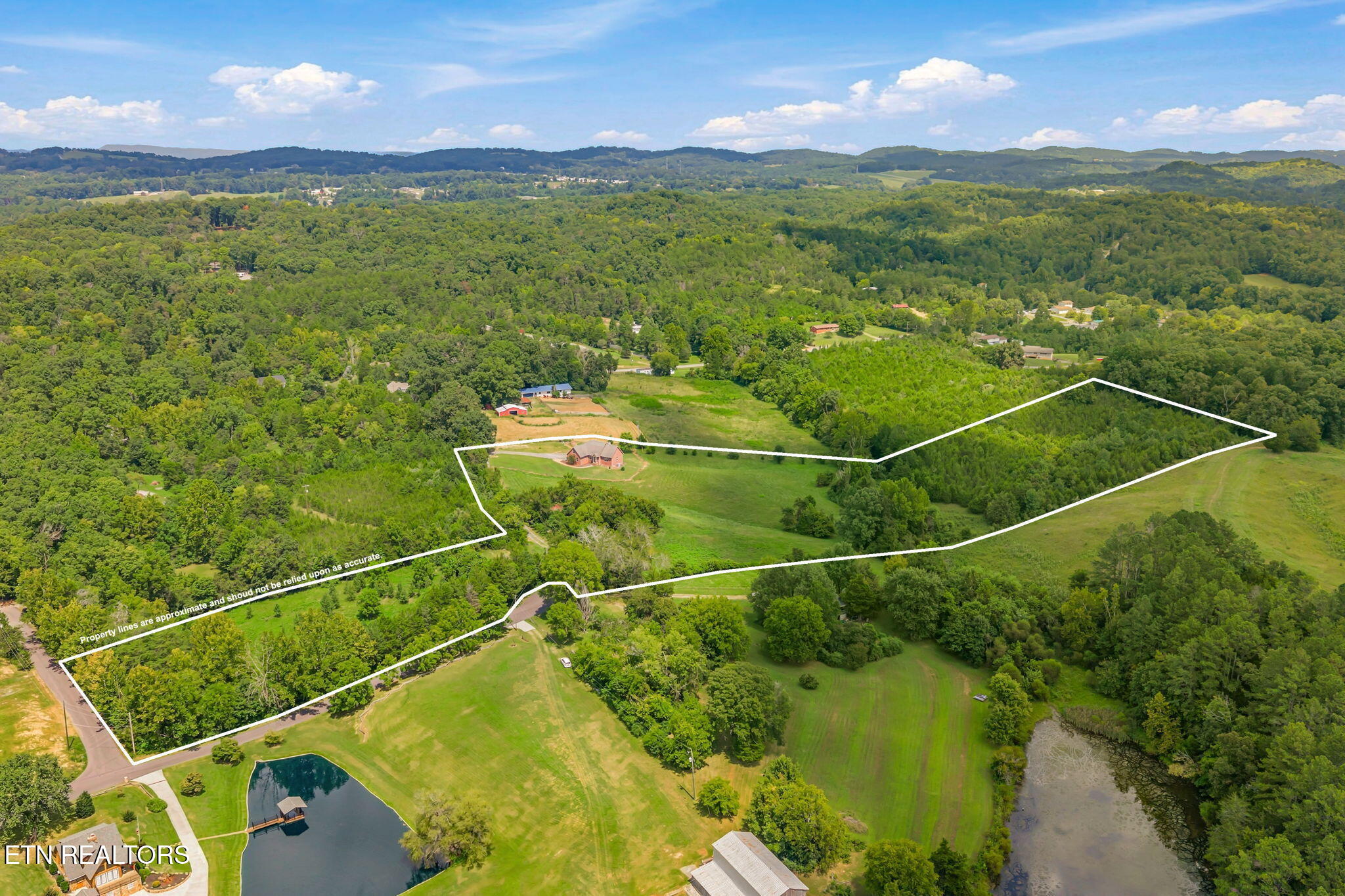 427 Hardin Road Kodak, TN 37764 - Photo 2 of 60 2-web-or-mls-430 Basswood Lane-65a