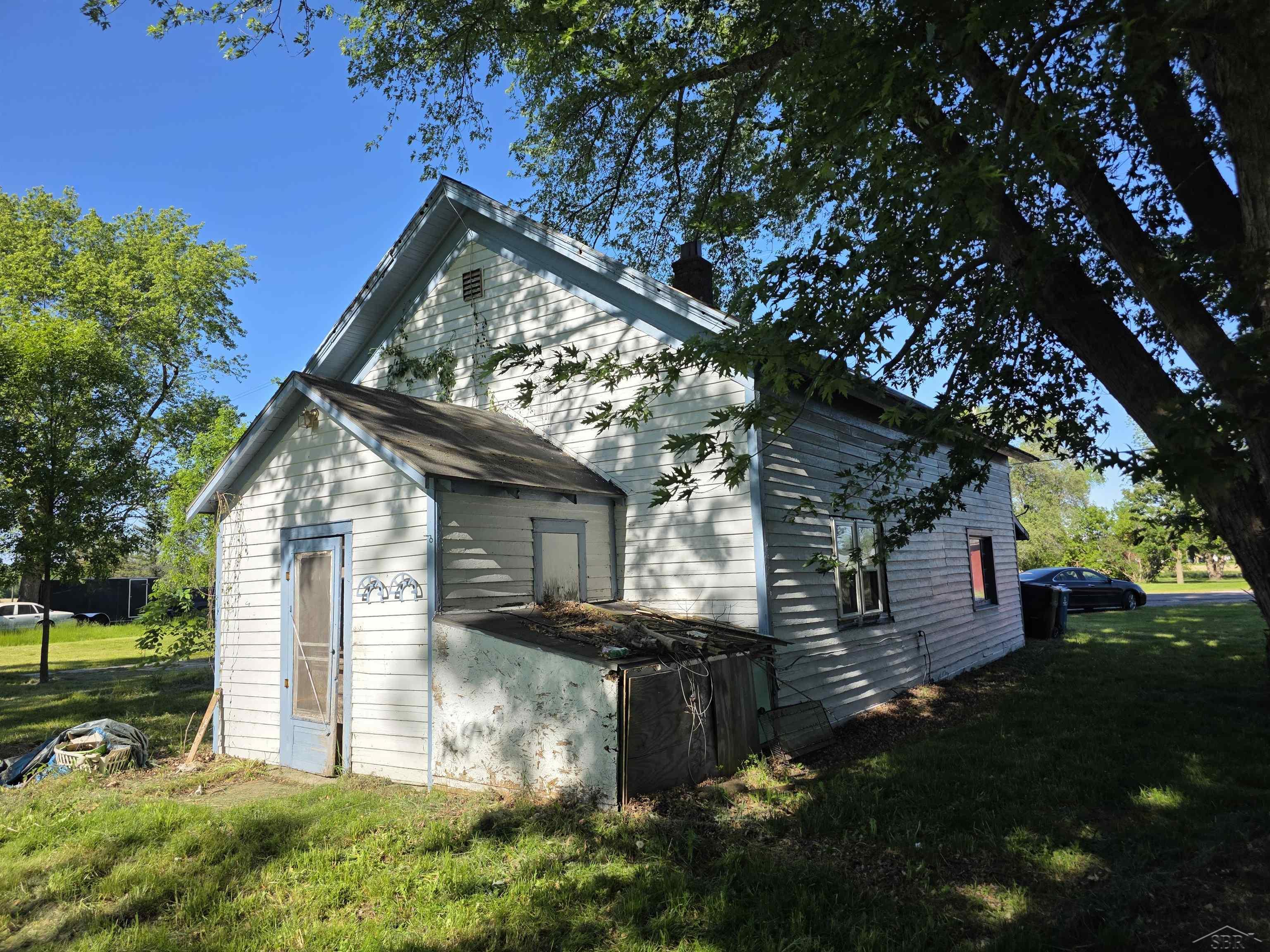 507 North 9 Mile Road Sanford, MI 48657 - Photo 6 of 7