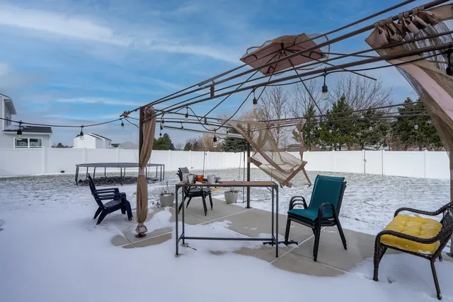 $419,900 | 2026 Gleneagles Lane, Yorkville, IL 60560