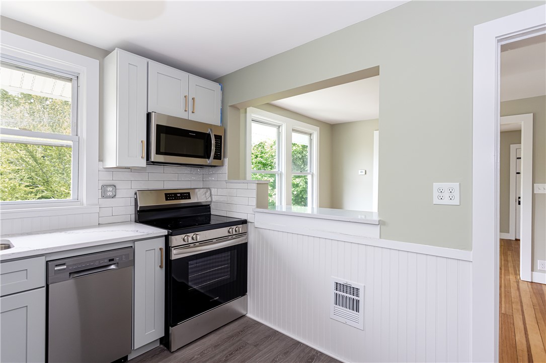 439 Broadway, Unit D Newport, RI 02840 - Photo 14 of 25