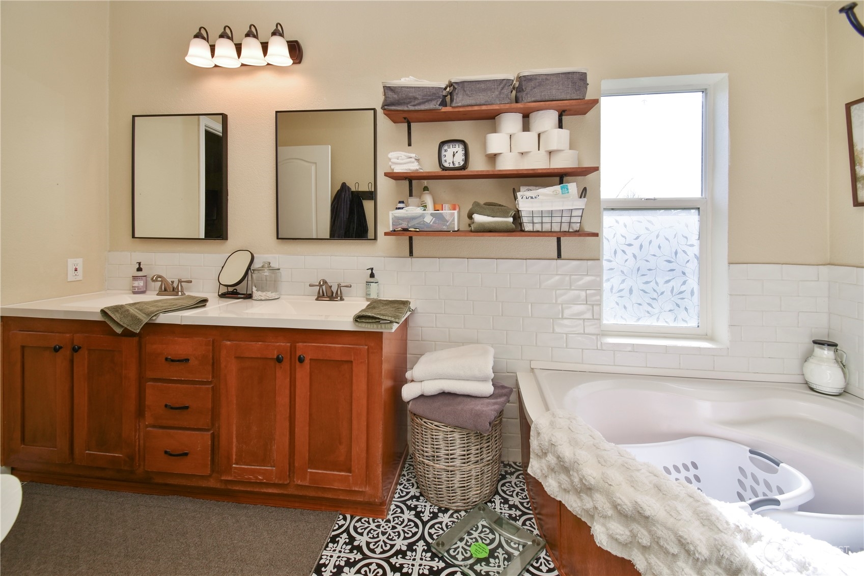 14206 Avon Allen Road Mount Vernon, WA 98273 - Photo 31 of 40 Gallery Image 31