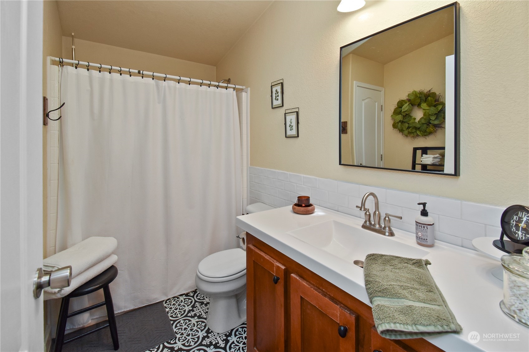 14206 Avon Allen Road Mount Vernon, WA 98273 - Photo 35 of 40 Gallery Image 35
