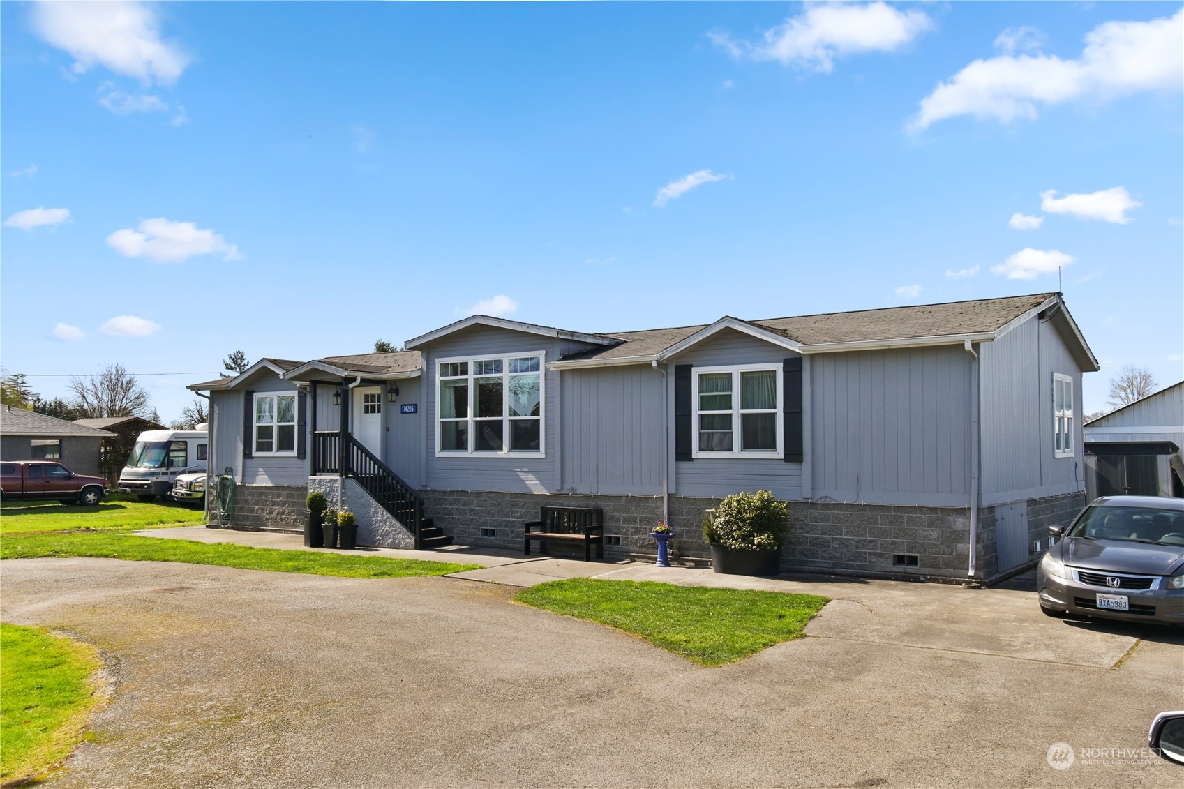 14206 Avon Allen Road Mount Vernon, WA 98273 - Photo 4 of 40 Gallery Image 4