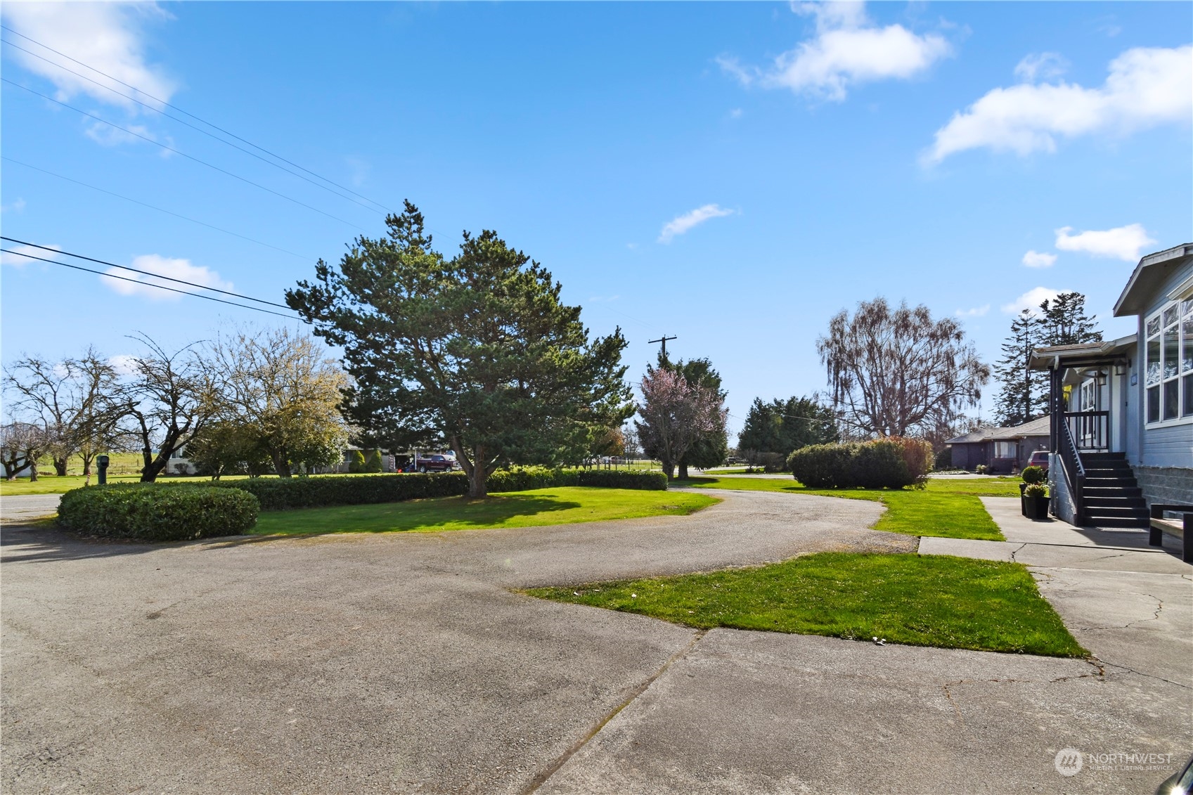 14206 Avon Allen Road Mount Vernon, WA 98273 - Photo 5 of 40 Gallery Image 5