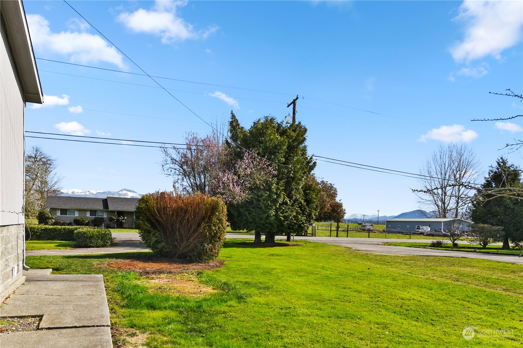 14206 Avon Allen Road Mount Vernon, WA 98273 - Photo 9 of 40 Gallery Image 9