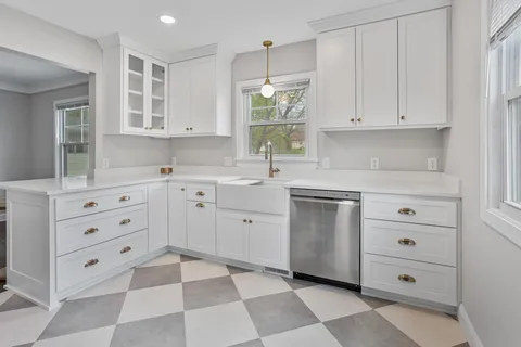 $409,900 | 4140 Yates Avenue North, Robbinsdale, MN 55422