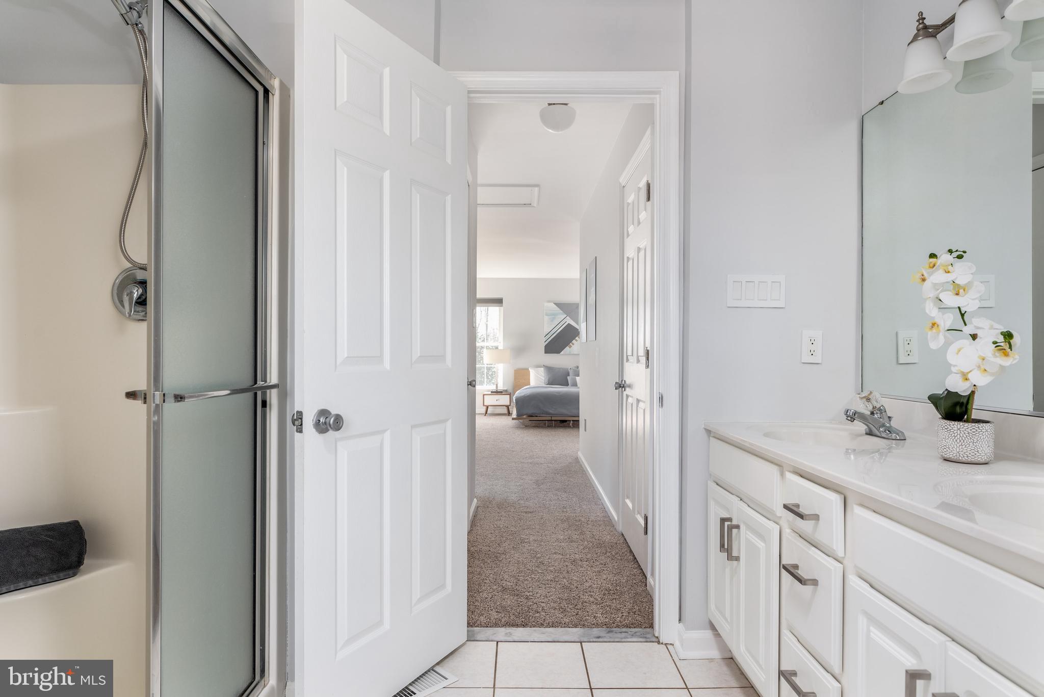 227 Rogers Lane Wallingford, PA 19086 - Photo 18 of 52 Primary Suite Bathroom