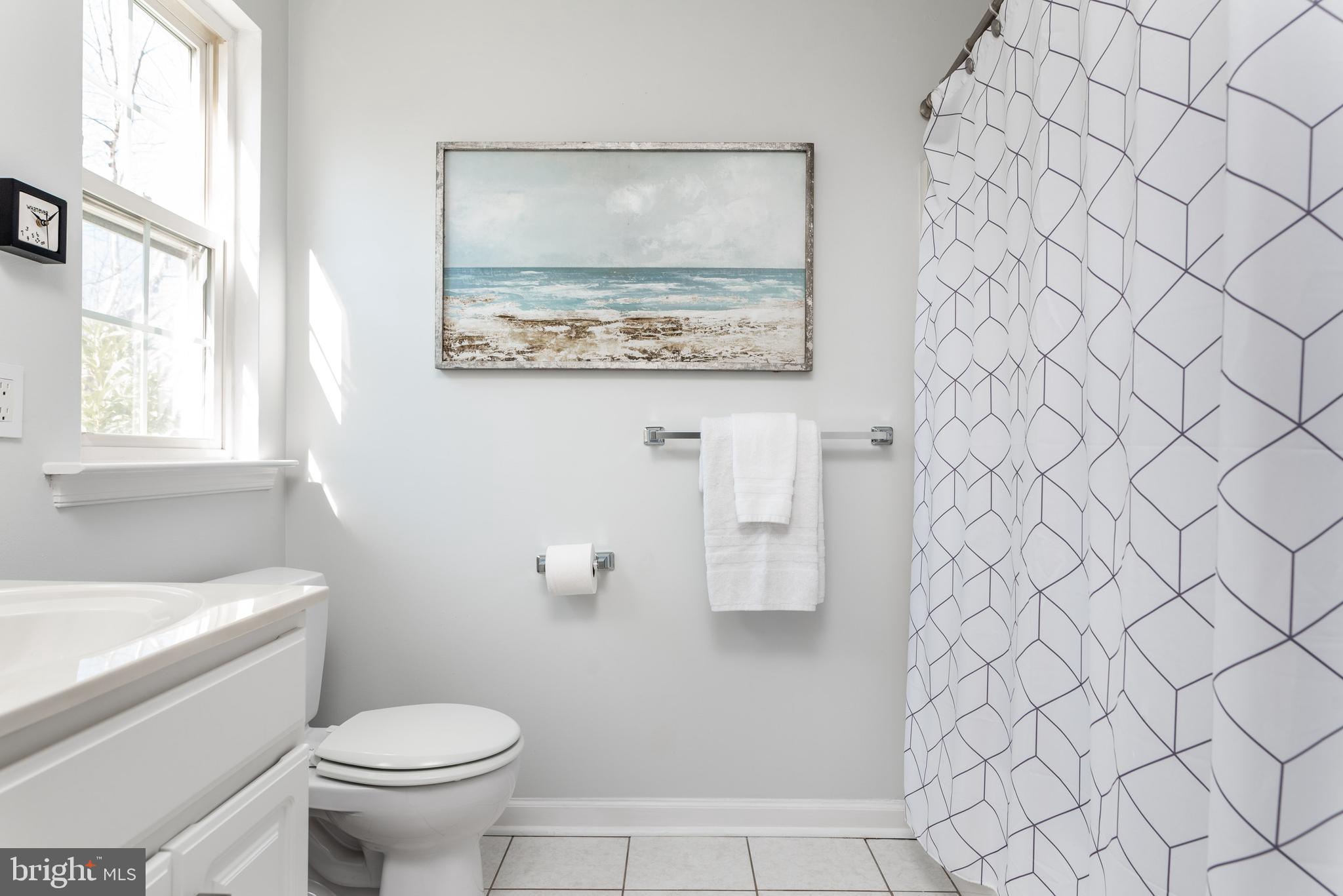 227 Rogers Lane Wallingford, PA 19086 - Photo 26 of 52 Hall Bath