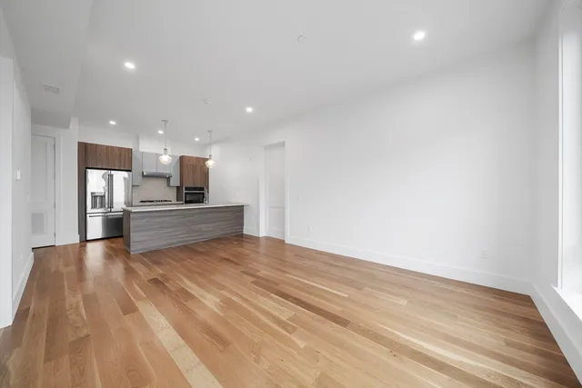 $4,150 | 218-220 Old Colony Avenue, Unit 403, Boston, MA 02127