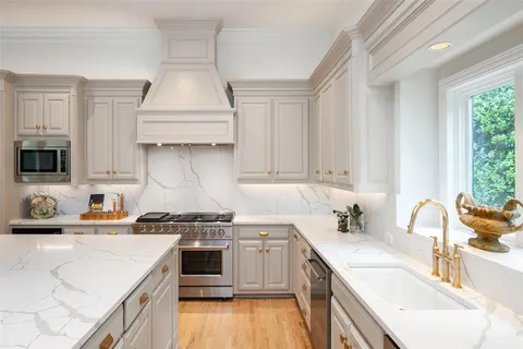 $3,995,000 | 2 Manzano Circle, Dallas, TX 75230
