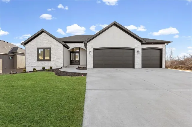 $885,000 | 4145 Lk Shr Drive, Basehor, KS 66007