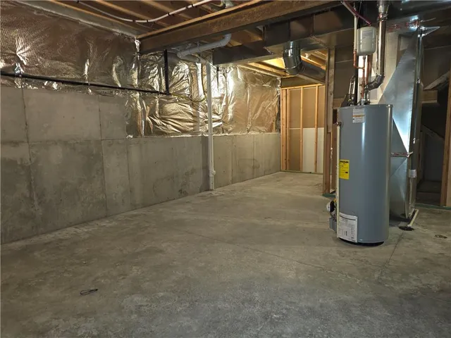 $885,000 | 4145 Lk Shr Drive, Basehor, KS 66007