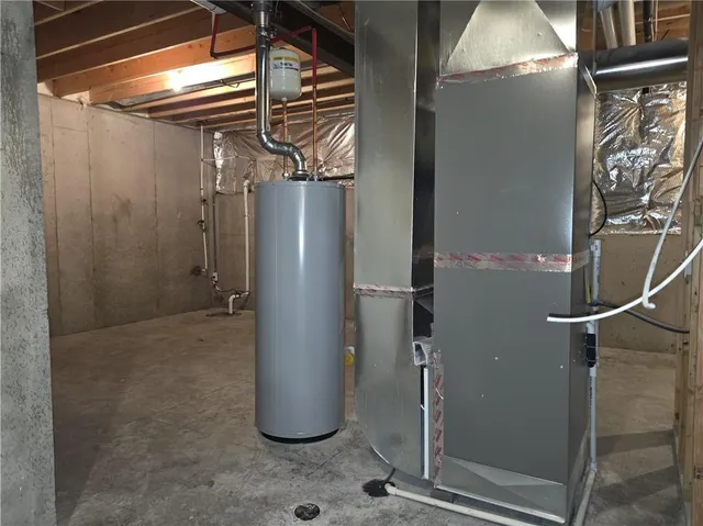 $885,000 | 4145 Lk Shr Drive, Basehor, KS 66007