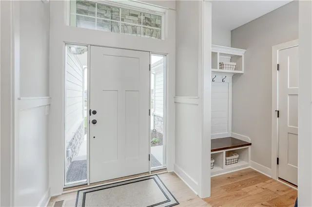 $885,000 | 4145 Lk Shr Drive, Basehor, KS 66007