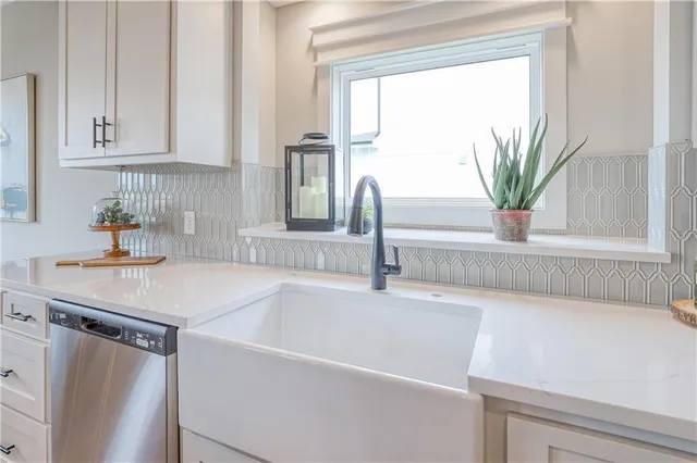 $885,000 | 4145 Lk Shr Drive, Basehor, KS 66007