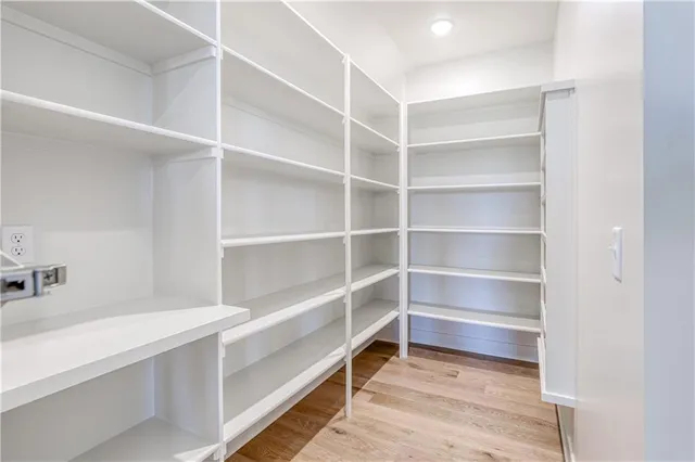 $885,000 | 4145 Lk Shr Drive, Basehor, KS 66007