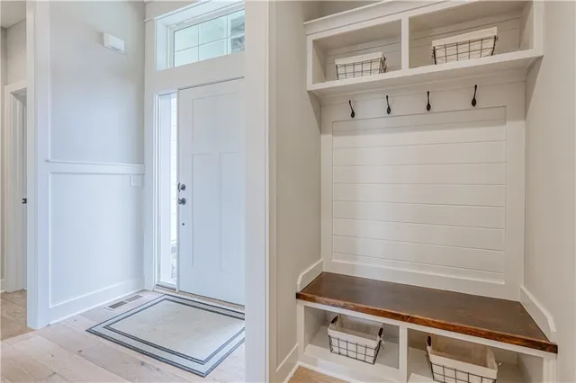 $885,000 | 4145 Lk Shr Drive, Basehor, KS 66007