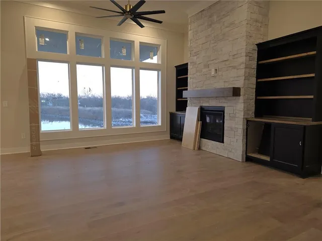 $885,000 | 4145 Lk Shr Drive, Basehor, KS 66007