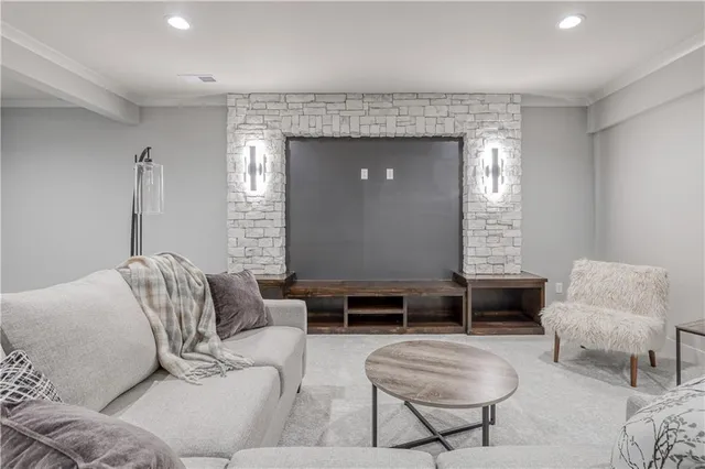 $885,000 | 4145 Lk Shr Drive, Basehor, KS 66007