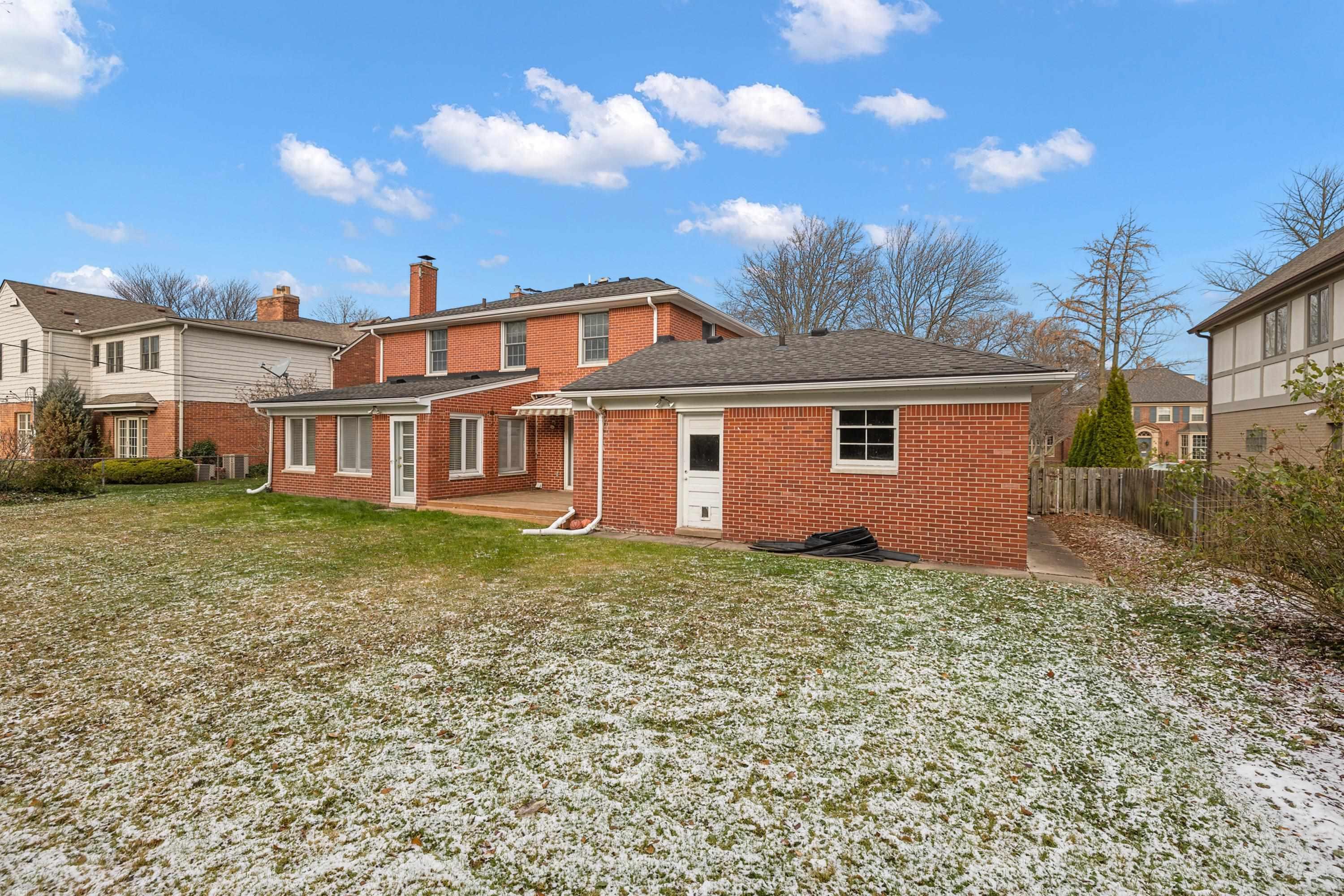 49 Hampton Road Grosse Pointe, MI 48236 - Photo 50 of 51 50128937-5cc2e379-cfb2-4228-a686-35d54872b7af.JPG