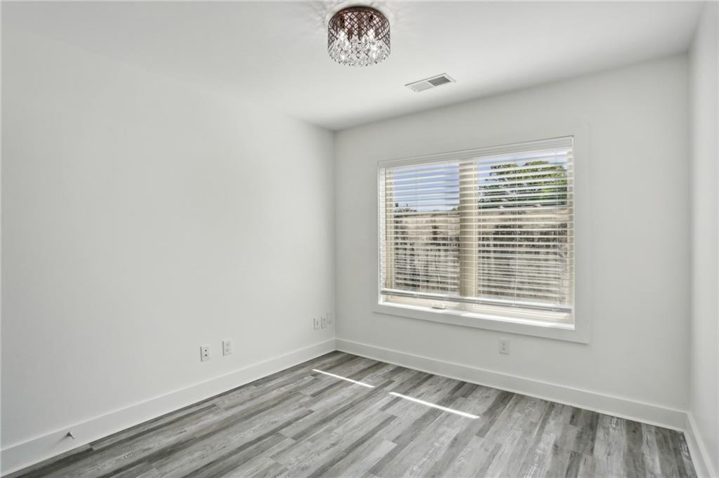 21 Skyline Way Atlanta, GA 30307 - Photo 12 of 52