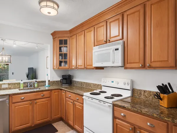 $5,500 | 5101 Florida A1A, Unit 109, Vero Beach, FL 32963