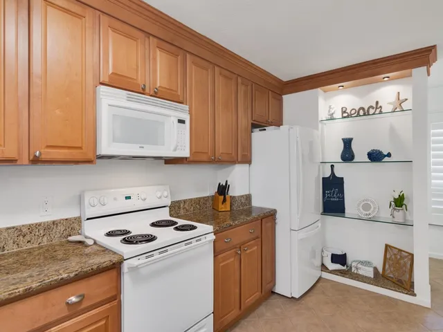 $5,500 | 5101 Florida A1A, Unit 109, Vero Beach, FL 32963