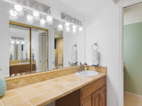 $5,500 | 5101 Florida A1A, Unit 109, Vero Beach, FL 32963