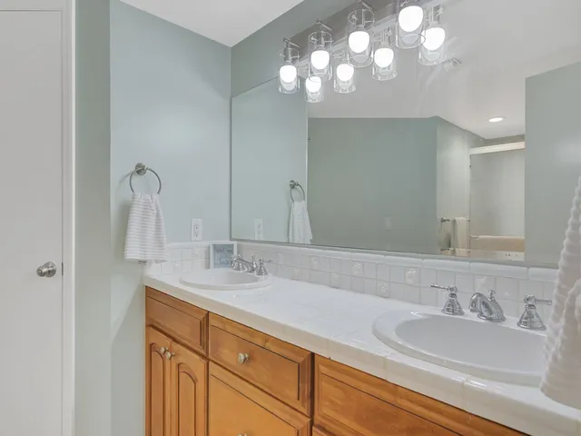 $5,500 | 5101 Florida A1A, Unit 109, Vero Beach, FL 32963