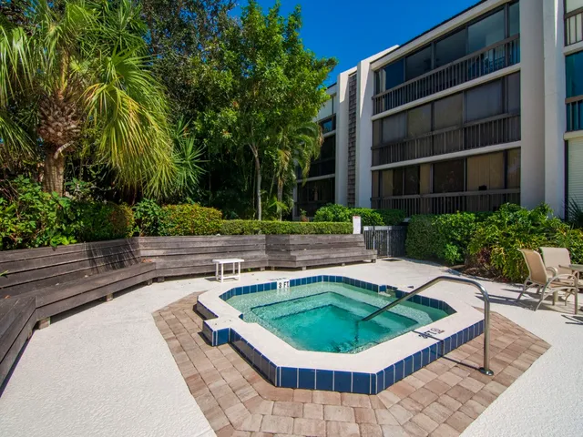 $5,500 | 5101 Florida A1A, Unit 109, Vero Beach, FL 32963