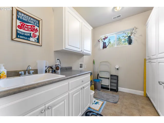 $829,000 | 2709 Jerome Prairie Road, Grants Pass, OR 97527