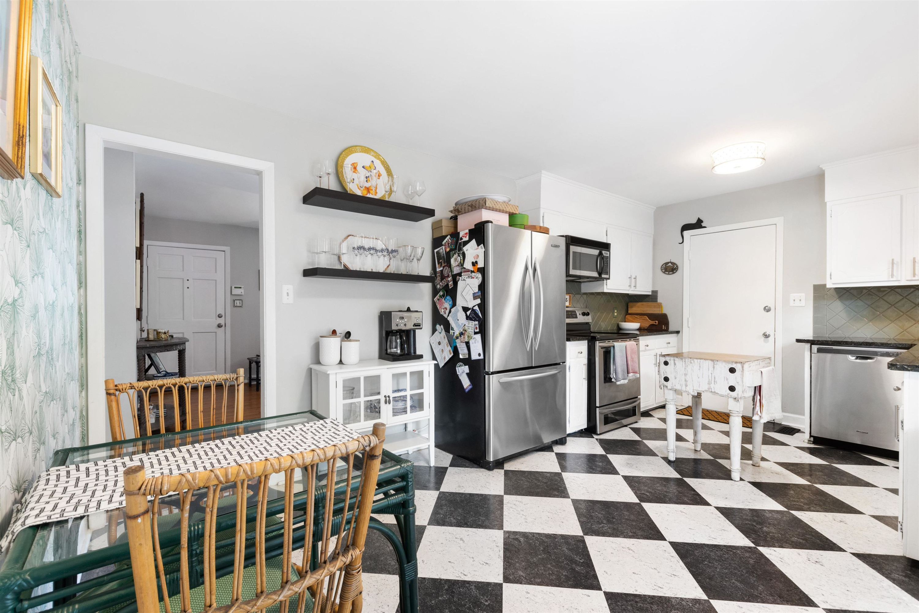 516 East Millbrook Road Raleigh, NC 27609 - Photo 8 of 23 Photo 8
