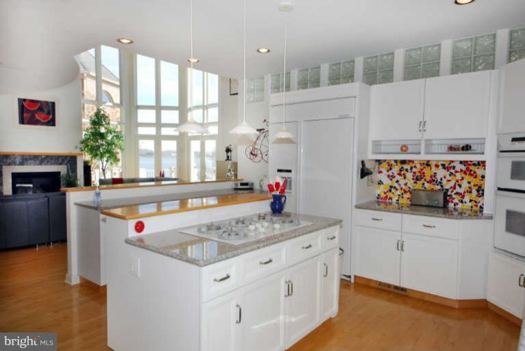 770 South River Landing Road, Unit 770 Edgewater, MD 21037 - Photo 12 of 30 "Great room" allows for fantastic waterviews