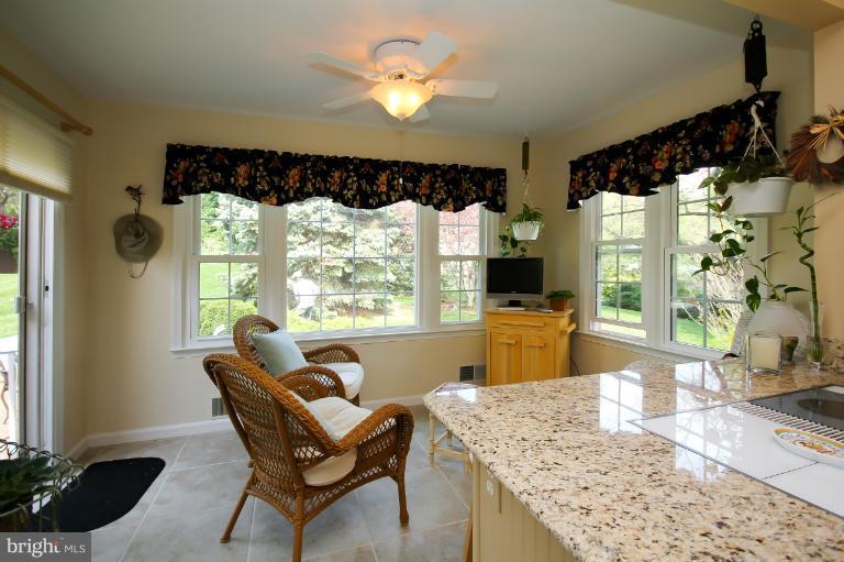 6140 Chesterbrook Road McLean, VA 22101 - Photo 22 of 30 Breakfast Room