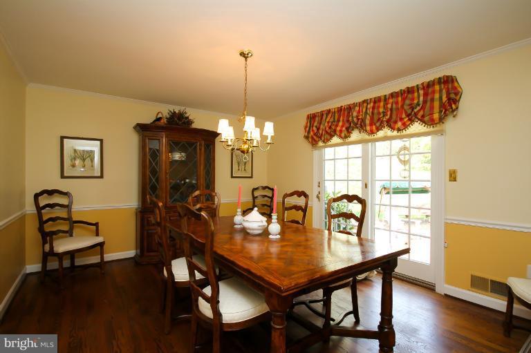 6140 Chesterbrook Road McLean, VA 22101 - Photo 23 of 30 Dining Room