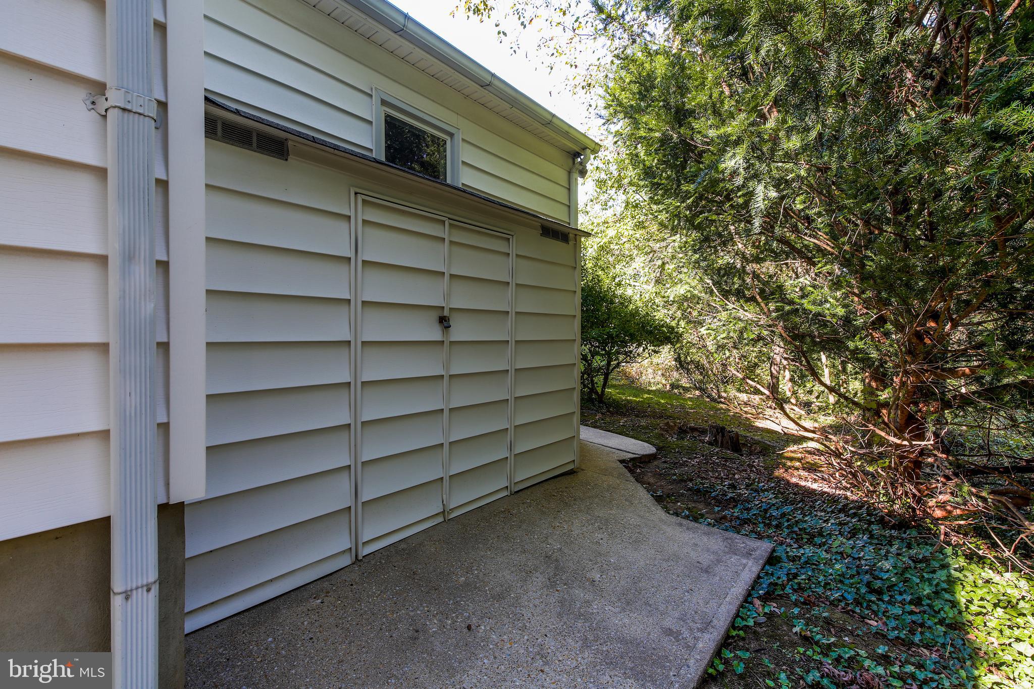 123 Greenridge Road Lutherville-Timonium, MD 21093 - Photo 27 of 34 Secure storage