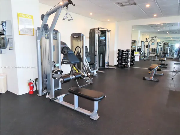 $421,000 | 5701 Collins Avenue, Unit 1011, Miami Beach, FL 33140