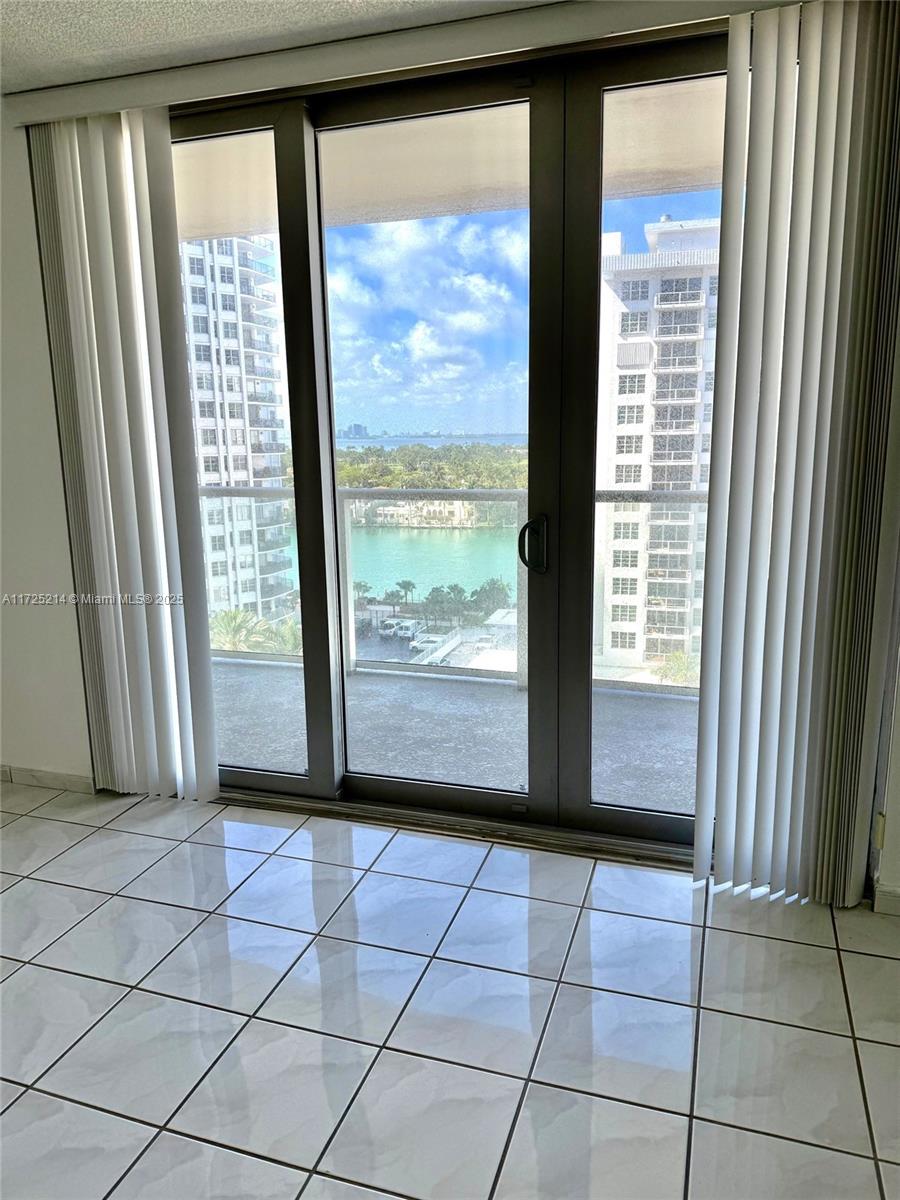 5701 Collins Avenue, Unit 1011 Miami Beach, FL 33140 - Photo 35 of 50 a view of front door with balcony