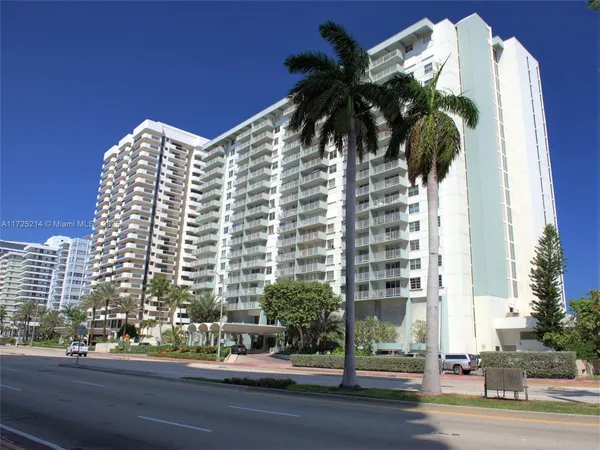 $421,000 | 5701 Collins Avenue, Unit 1011, Miami Beach, FL 33140