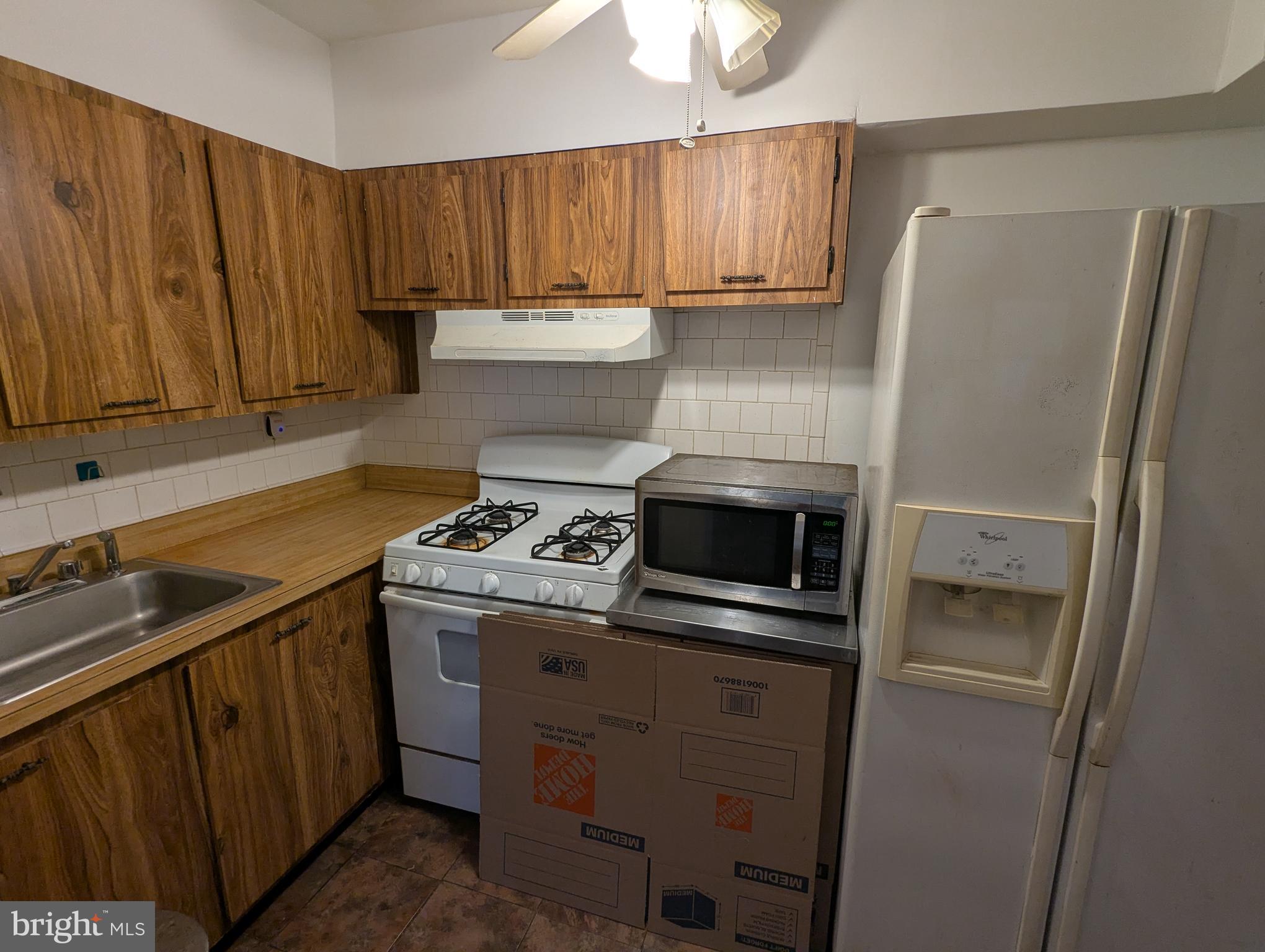 4029 Cedardale Road Baltimore, MD 21215 - Photo 3 of 16 Gallery Image 3
