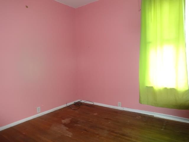 520 Villa Street Elgin, IL 60120 - Photo 6 of 16 a view of empty room with floor to ceiling window and floor to ceiling window