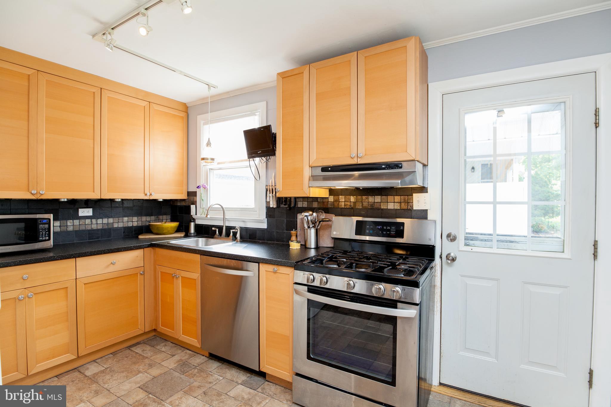 445 Maple Road Hellertown, PA 18055 - Photo 8 of 45 Kitchen