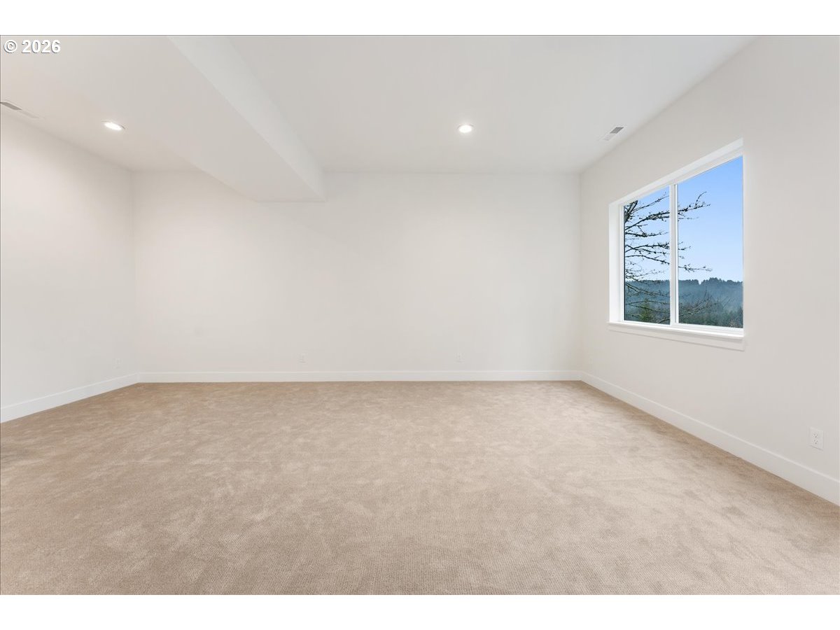 737 Southeast Forest Glen Road Estacada, OR 97023 - Photo 40 of 47 a view of an empty room