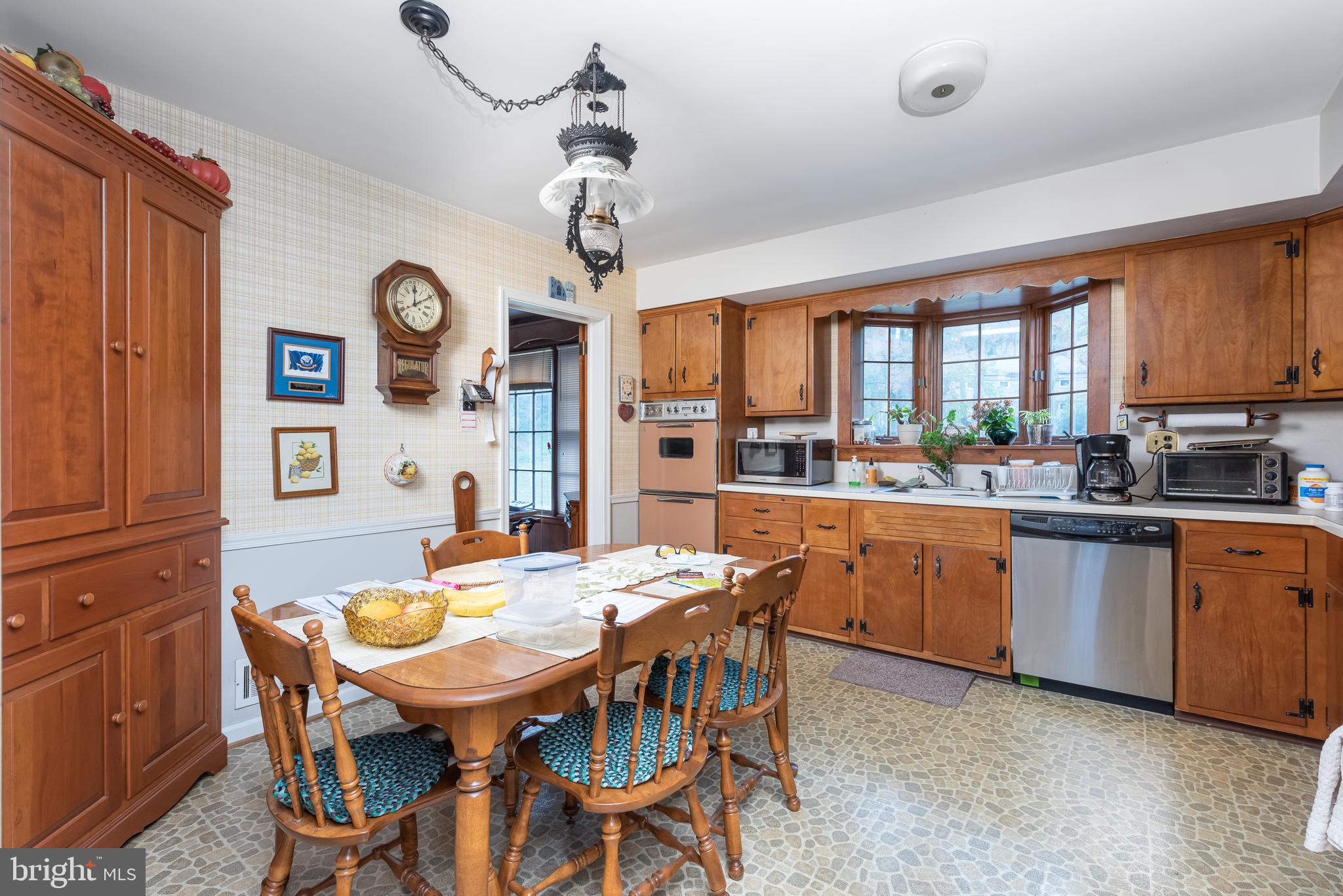 1054 Tenby Road Berwyn, PA 19312 - Photo 6 of 20