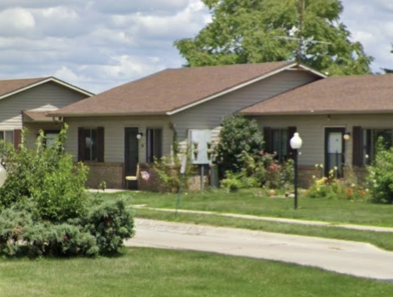125 Shire Crest West Unity, OH 43570 - Photo 3 of 8 a view of a house with big yard and plants