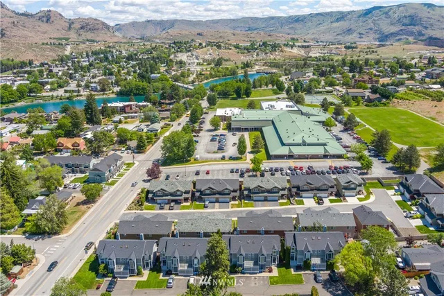 $385,000 | 431 Webster Avenue, Unit F, Chelan, WA 98816