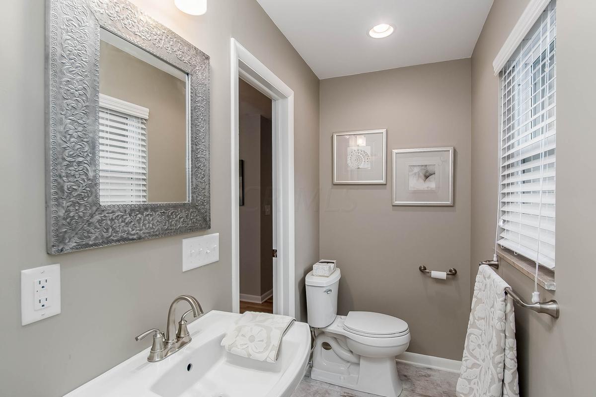 1394 Zollinger Road Columbus, OH 43221 - Photo 25 of 50