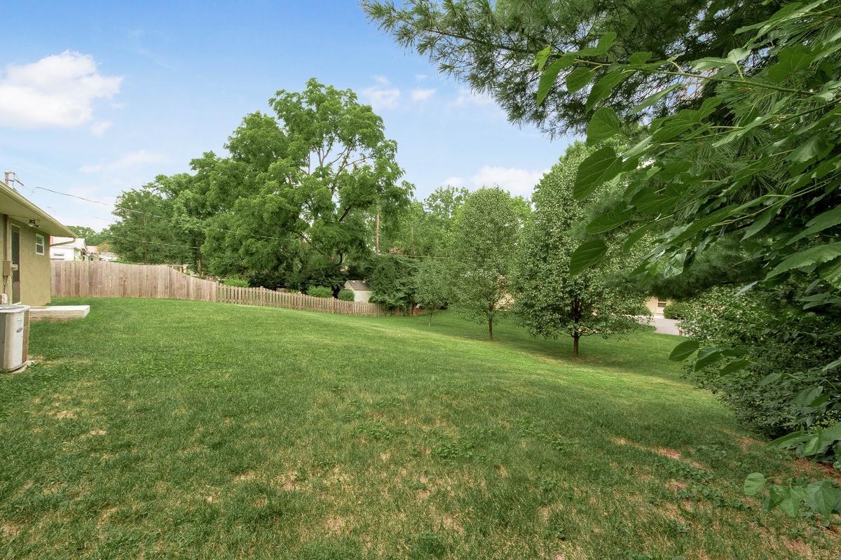 1394 Zollinger Road Columbus, OH 43221 - Photo 42 of 50